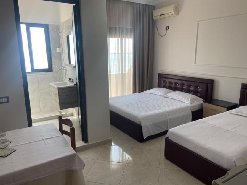 Hotel Tirona ดูร์เรส ภายนอก รูปภาพ