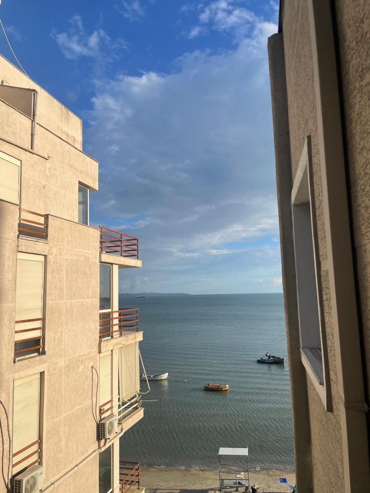Hotel Tirona ดูร์เรส ภายนอก รูปภาพ