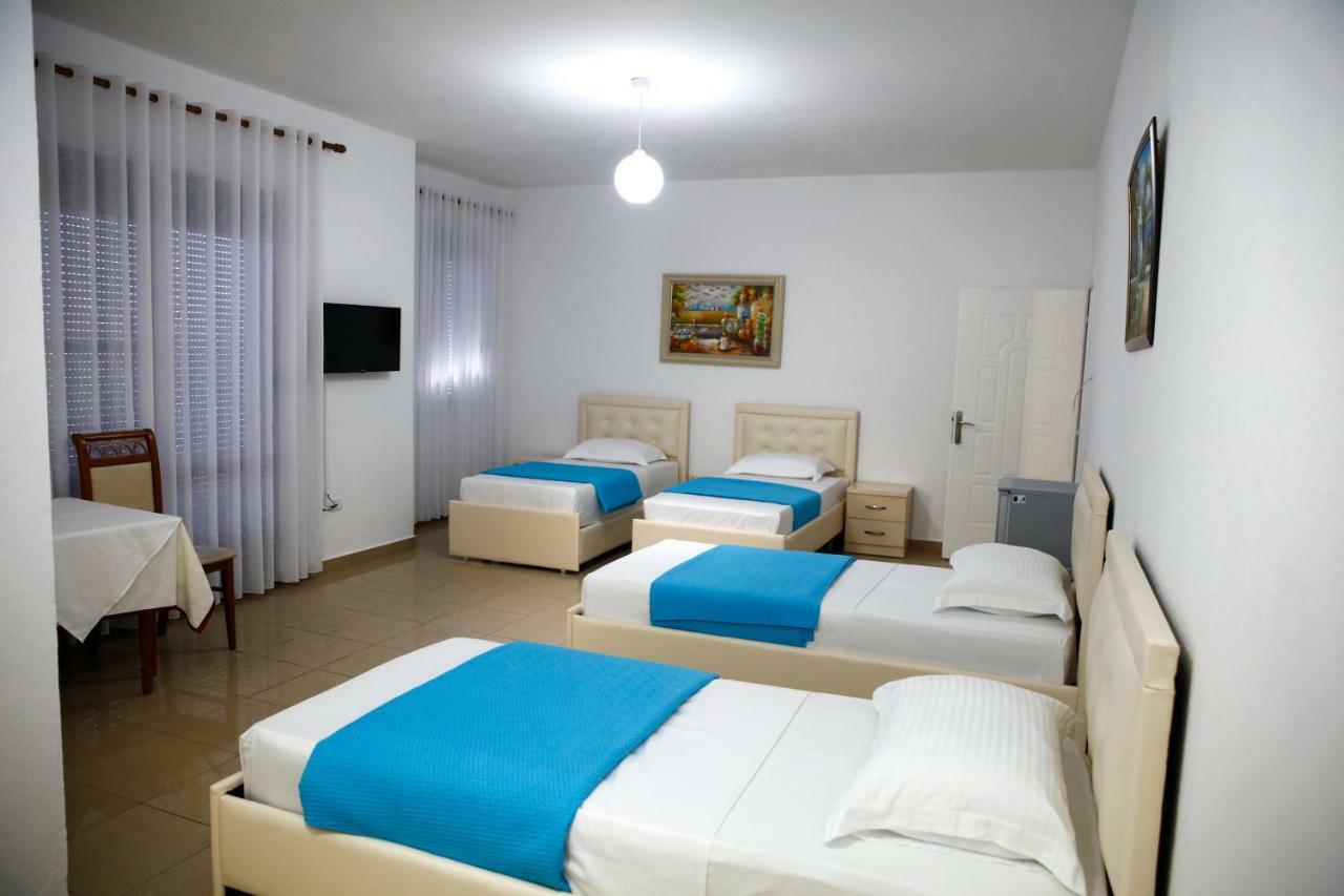 Hotel Tirona ดูร์เรส ภายนอก รูปภาพ